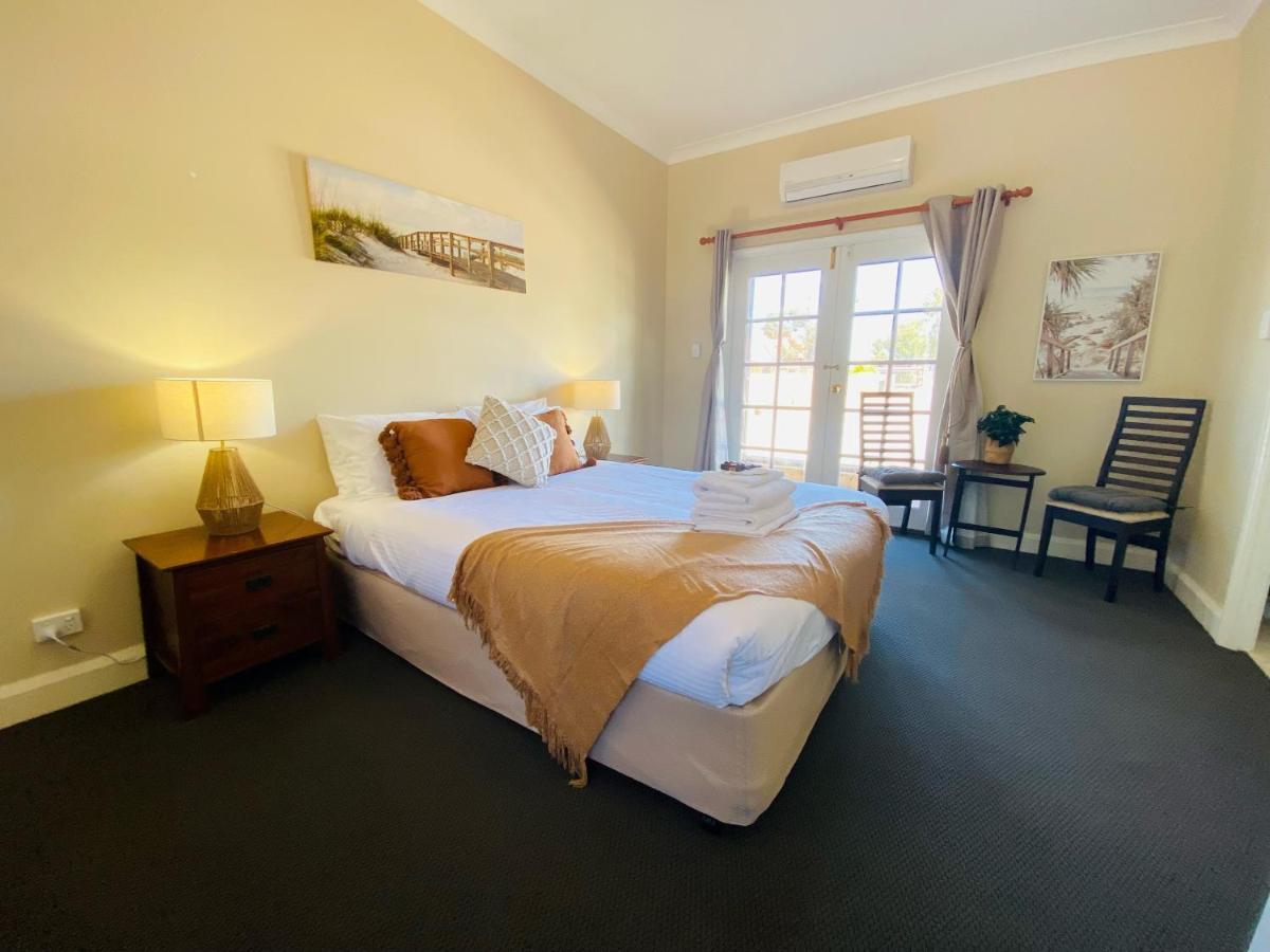 Settlers House Hotel