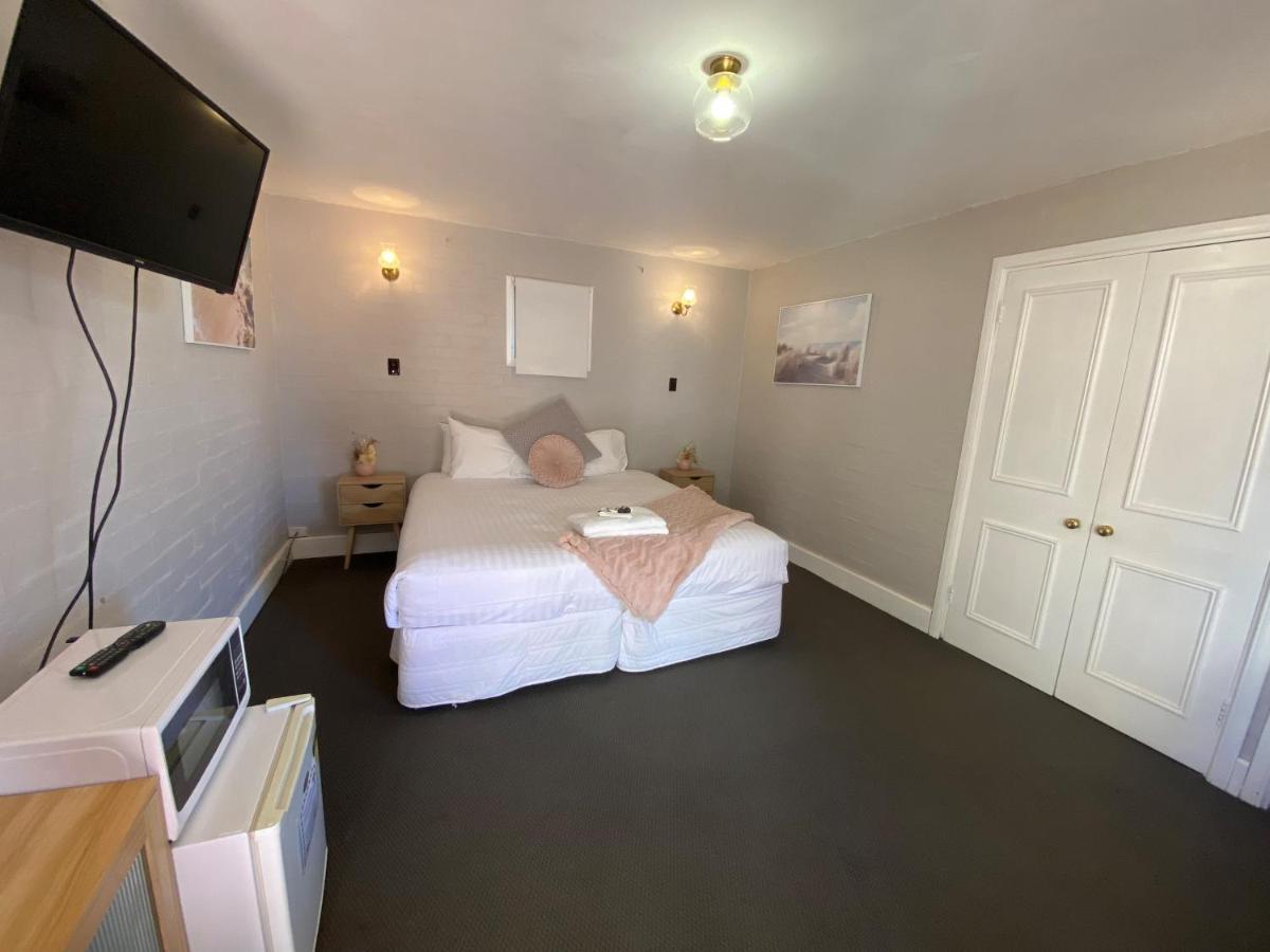 Settlers House 4*