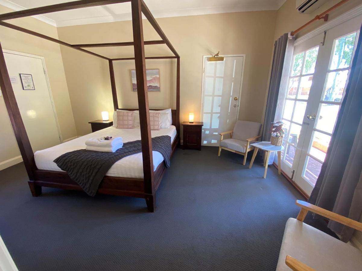 Hotel Settlers House 4*