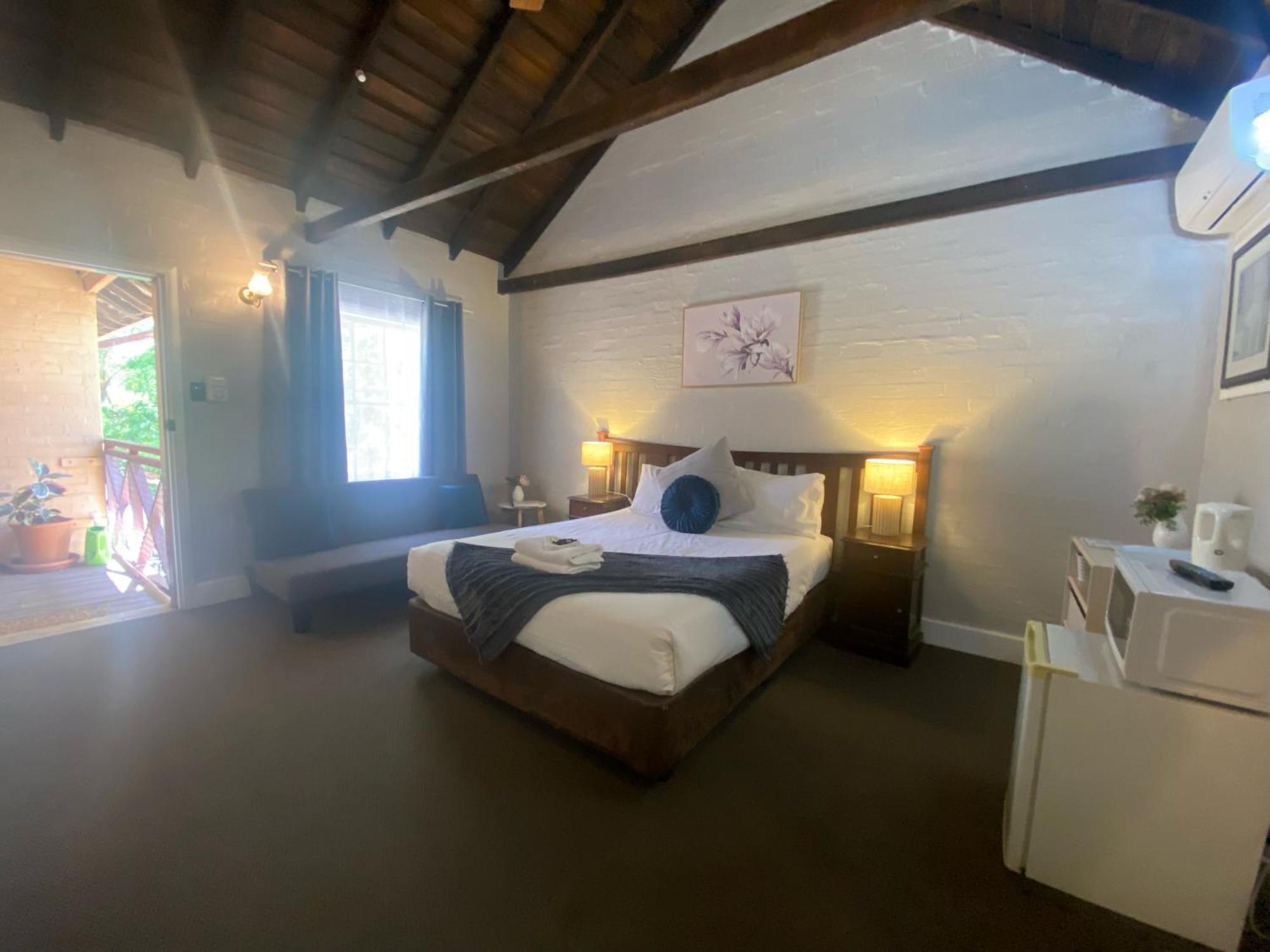 Settlers House Hotel 4*