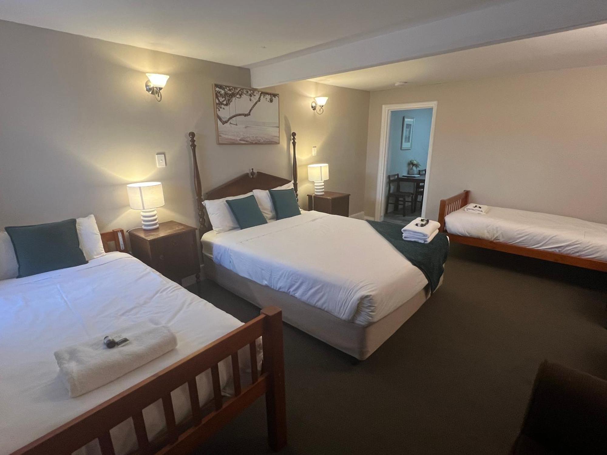 Settlers House Hotel