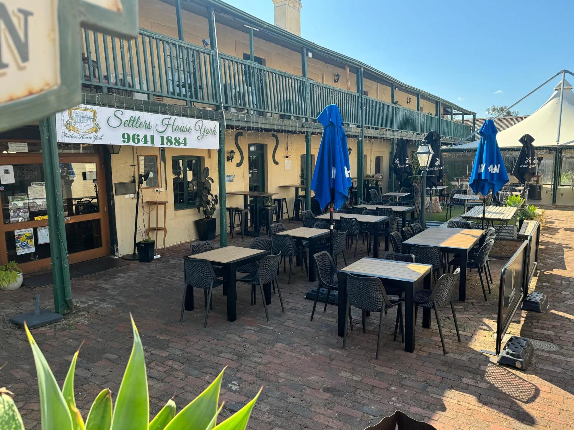 Settlers House Hotel 4*