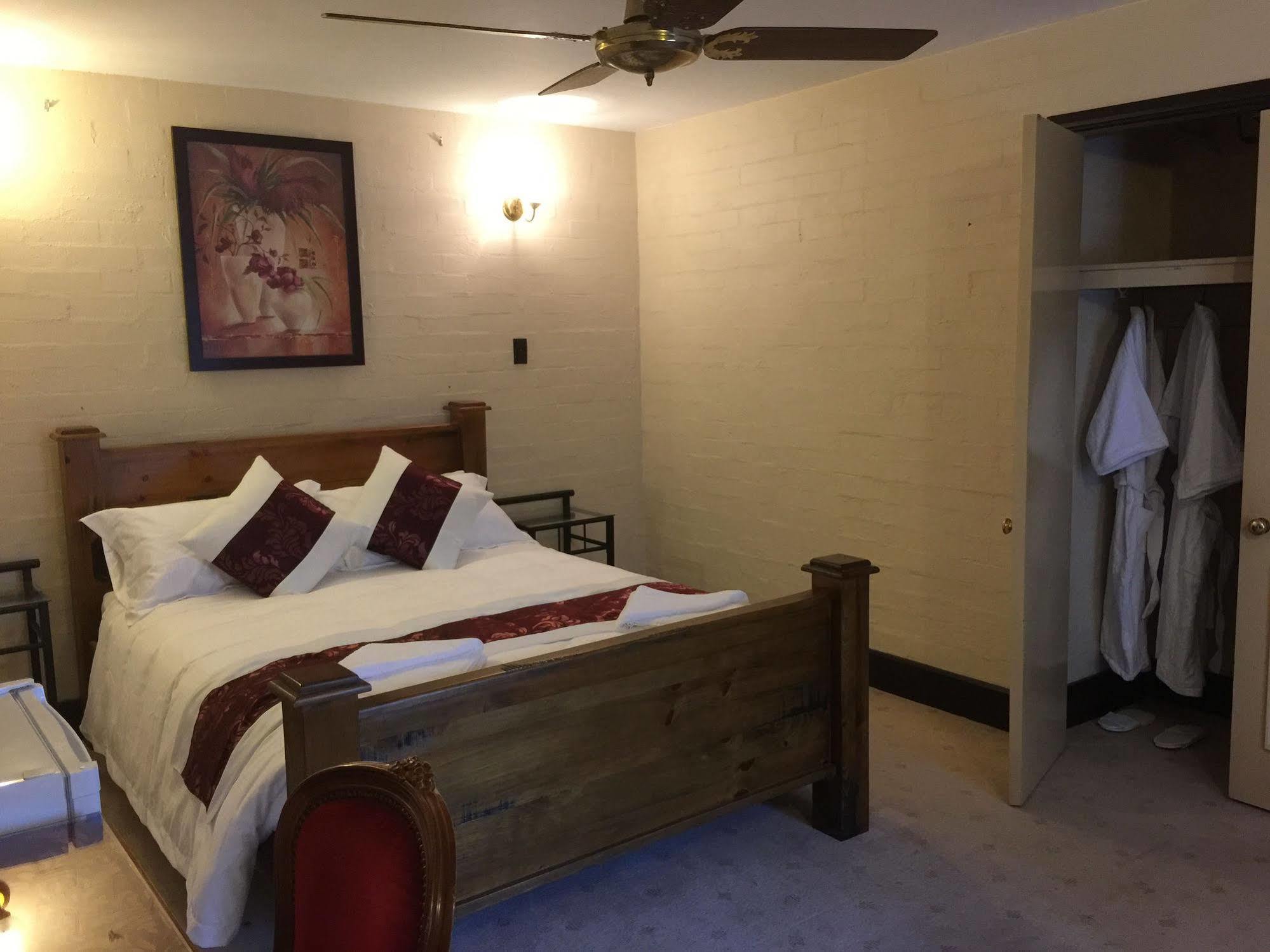 Settlers House Hotel