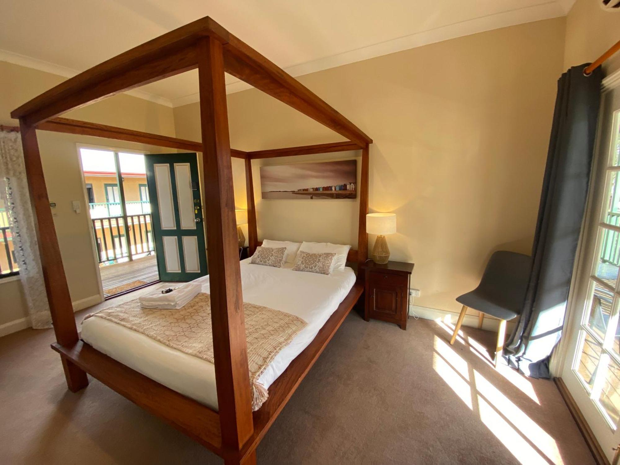 Settlers House 4*